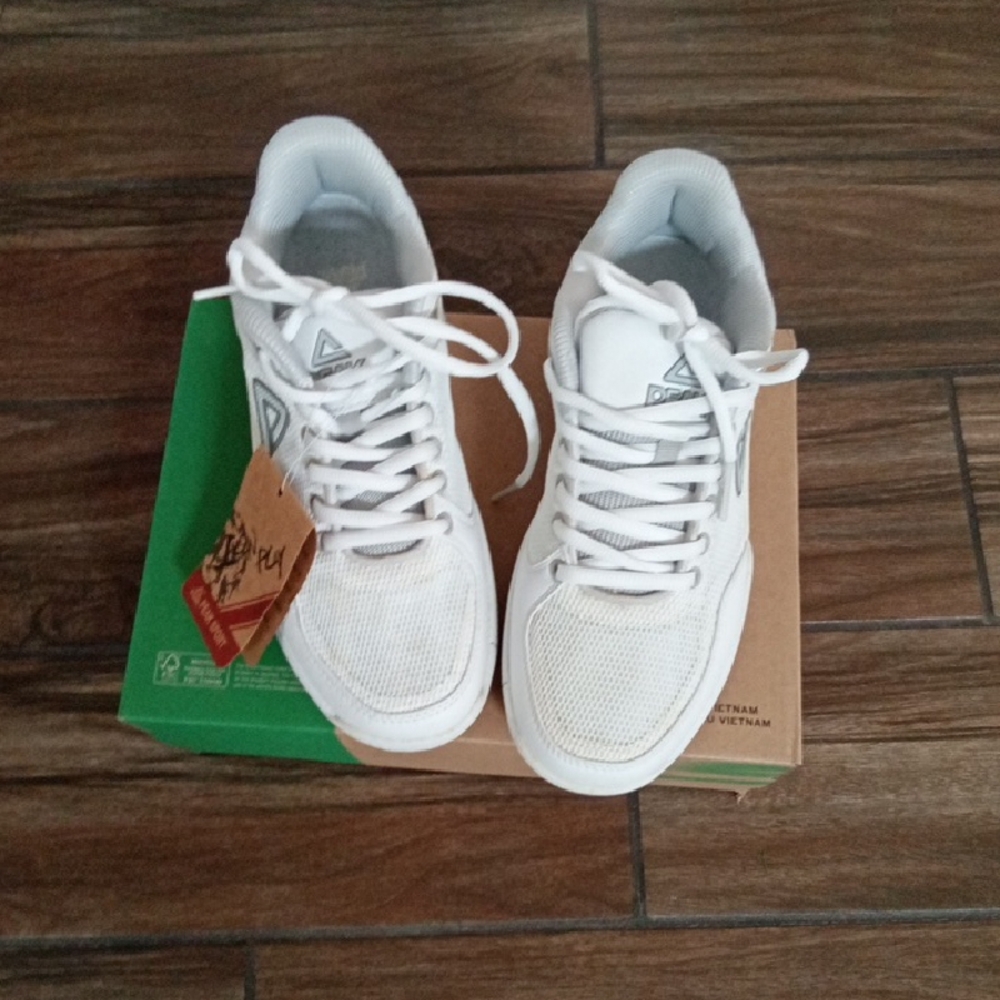 White Tennis or Pickleball Athletic Sneakers New Never Worn